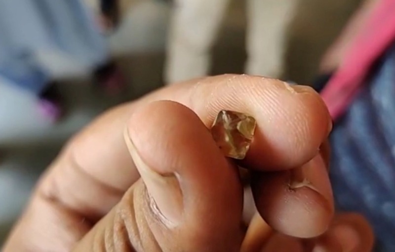 Miner stumbles upon 3.15 carat quality diamond while mining in central India