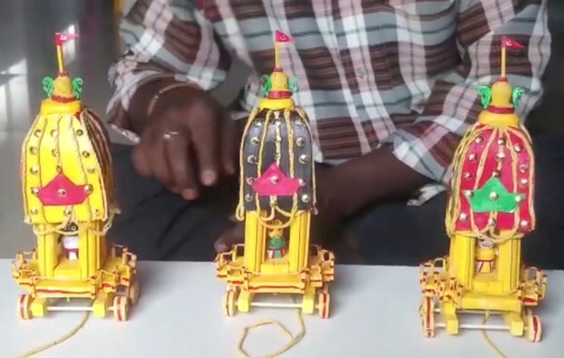 Man uses chalk, paper, matchsticks to make mini chariots in eastern India