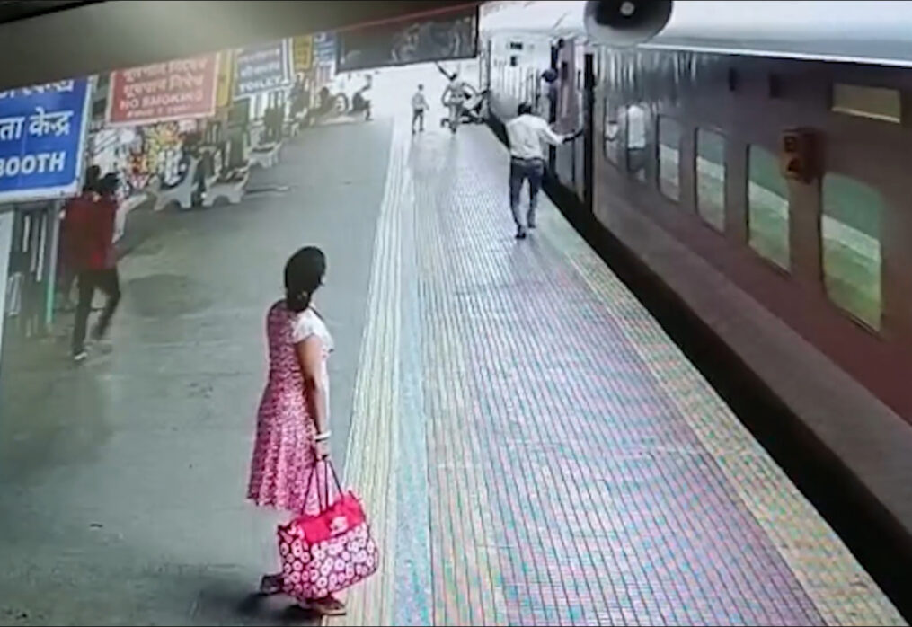 Alert cop saves elderly woman, son trying to board moving train in eastern India