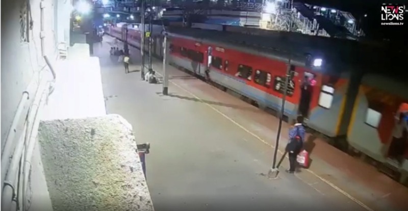 Cop pulls off heroic rescue to save elderly passenger, who slipped while getting off train in eastern India