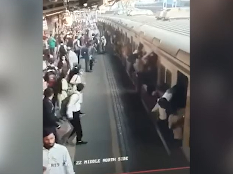 Alert cop saves life of woman who fell while boarding moving train in western India