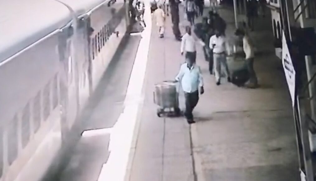 Alert cop saves woman after she loses balance while boarding moving train in central India