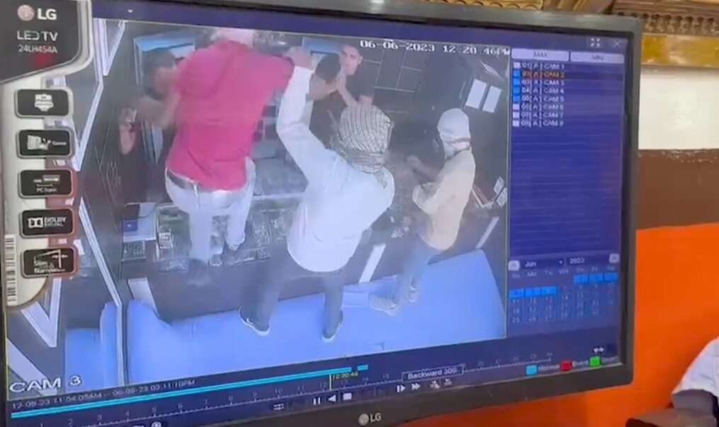 Miscreants loot jewellery shop in broad daylight, steal jewellery worth $ 58,453 in northern India