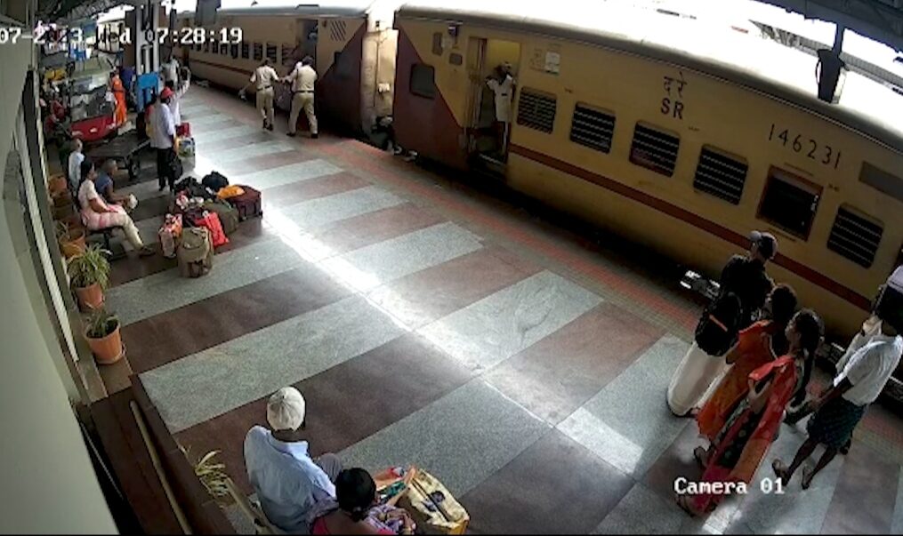 Alert railway cops save passenger who slipped while de-boarding moving train in southern India