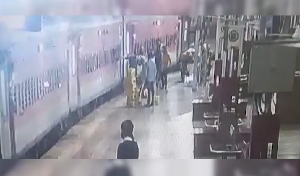 Female police officer saves life of passenger at railway station in western India