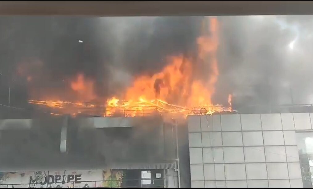 Massive fire breaks out at building with huge explosion in southern India