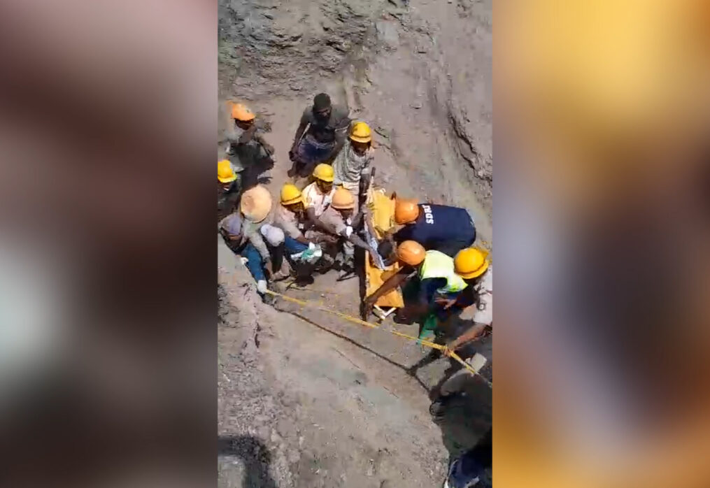 UPDATE: Fourteen months-old boy falls into open borewell in southern India, rescued