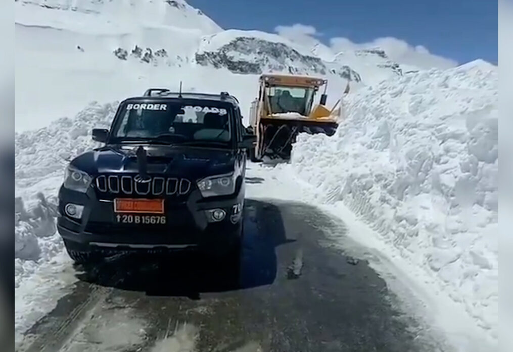 Snow clearance team pushes forward amidst upcoming snowfall threat in northern India