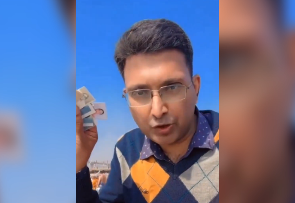 Man offers ‘Digital ritual bath’ service at Mahakumbh, dips devotees’ photos in holy waters